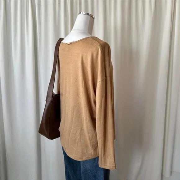 Tan Magaschoni V-neck sweater size XL. - Picture 6 of 6